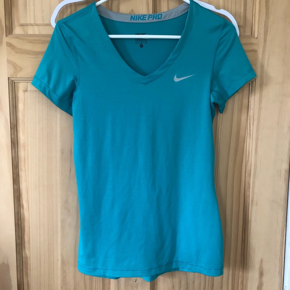 Nike Pro Women's Short Sleeve V-Neck Athletic Tee in Aqua Blue Sz M